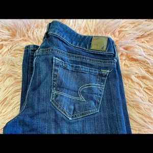 American Eagle favorite boyfriend stretch 2 short